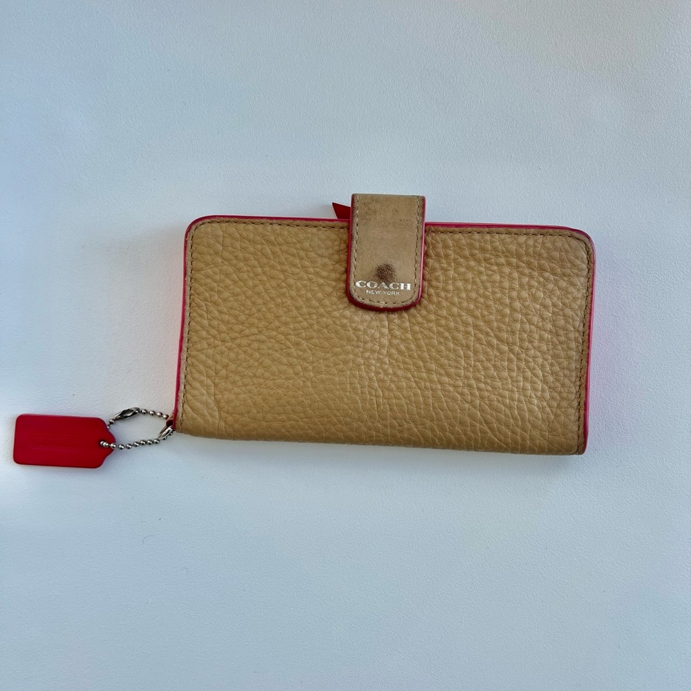 Coach Medium Corner Zip Wallet in Pebble Leather - Taupe/Pink